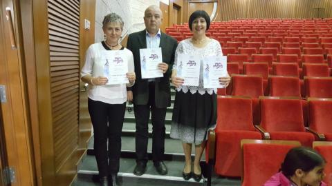מורי המוזיקה מימין לשמאל: אירנה מירושניקוב-ביה"ס מילקן, נחום קסלברנר ביה"ס נחשונים, נינה אוקון ביה"ס עליזה בגין.
